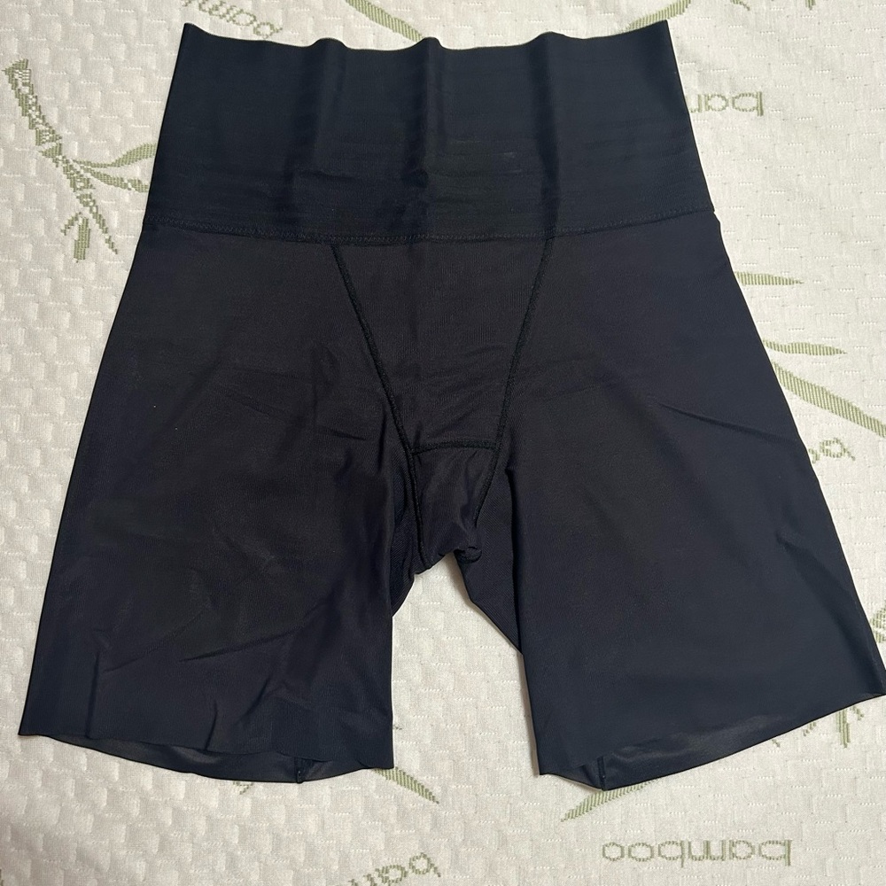 AlRism BODY SILHOUETTE SHAPER NON-LINED HALF SHORTS (SMOOTH)